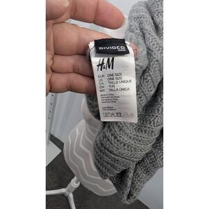 HM Divided Grey Ribbed Knit Infinity Scarf One Size 01798540 Loop Cowl Scarf